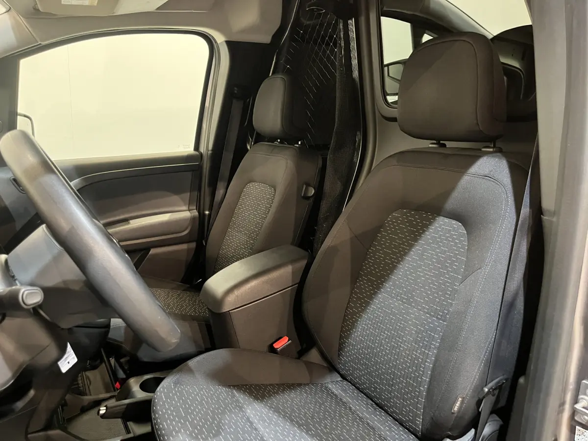 112 CDI L2 Pro / Euro 6 / Bott Inrichting / Airco / CarPlay / Cruise Control / Camera / Navigatie / Klep / 90.000 KM !!