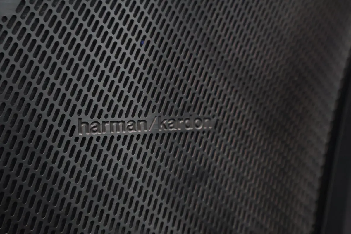 T6 Plus Black Edition | All Seasons | 21" | Pano |