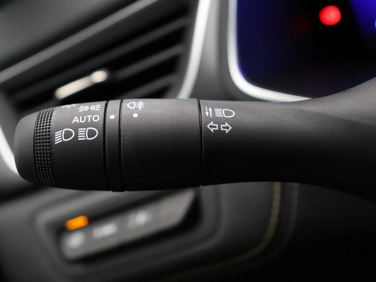 E-Tech full hybrid 160pk iconic | Vijf jaar garantie | Harman Kardon | Panoramisch vast glazen dak |