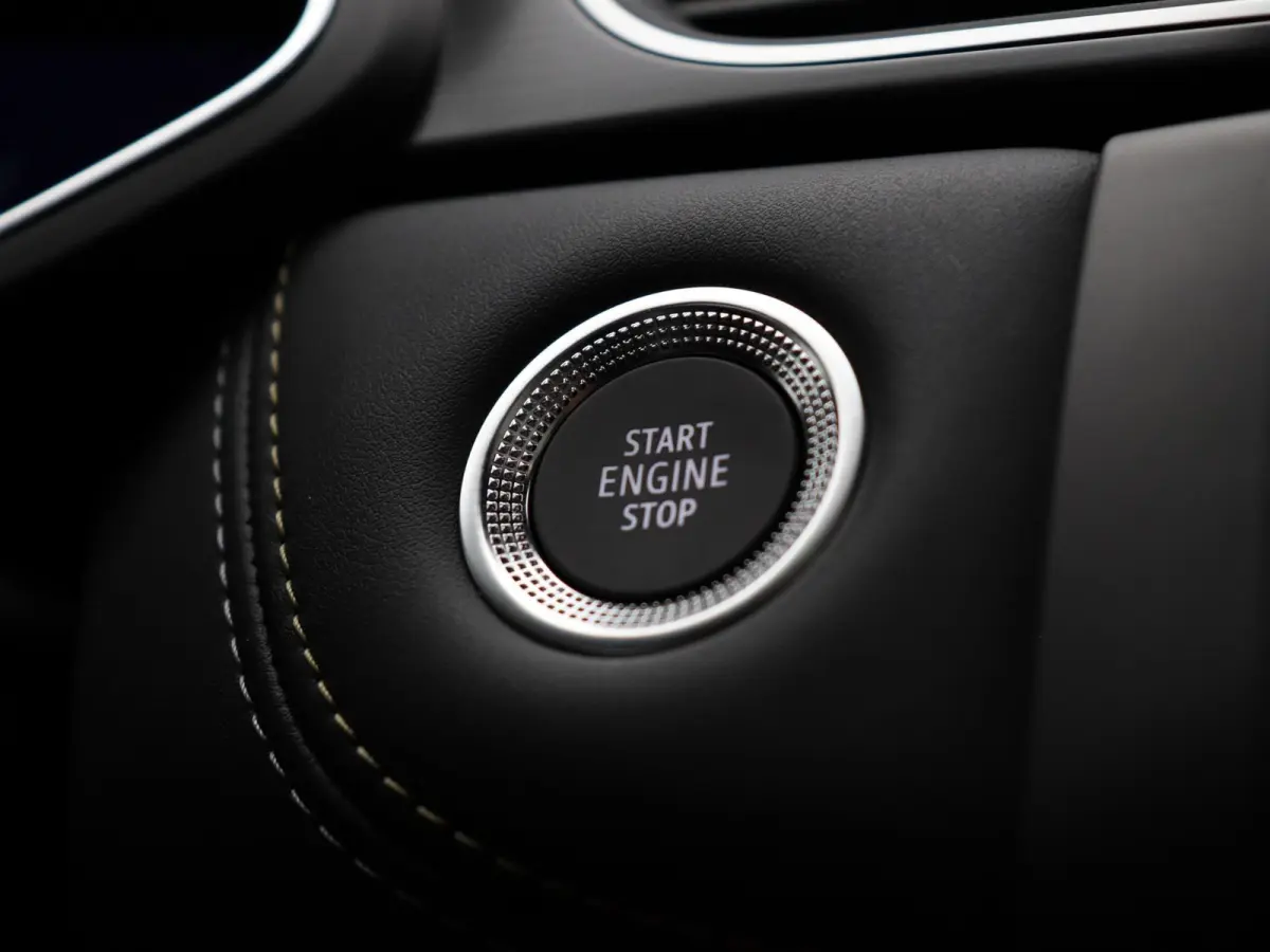 E-Tech full hybrid 160pk iconic | Vijf jaar garantie | Harman Kardon | Panoramisch vast glazen dak |