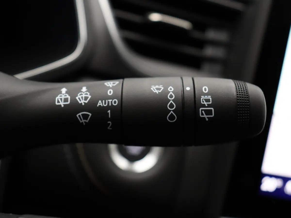 E-Tech full hybrid 160pk iconic | Vijf jaar garantie | Harman Kardon | Panoramisch vast glazen dak |