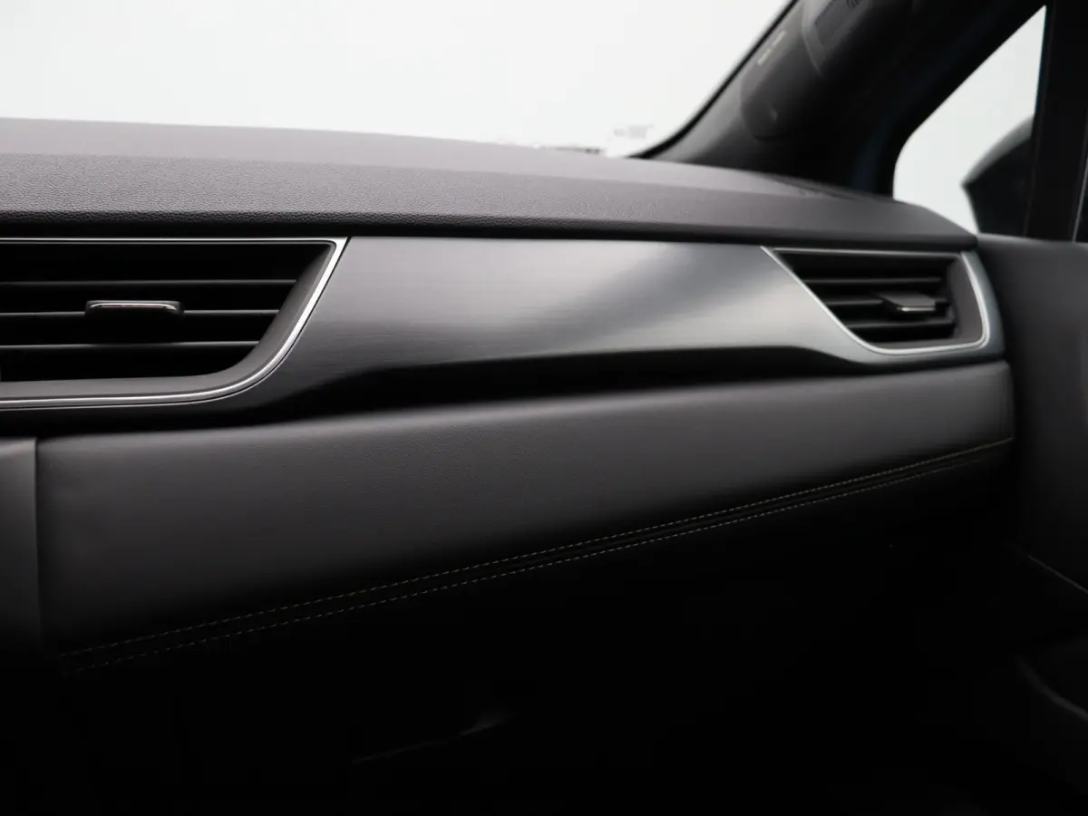 E-Tech full hybrid 160pk iconic | Vijf jaar garantie | Harman Kardon | Panoramisch vast glazen dak |