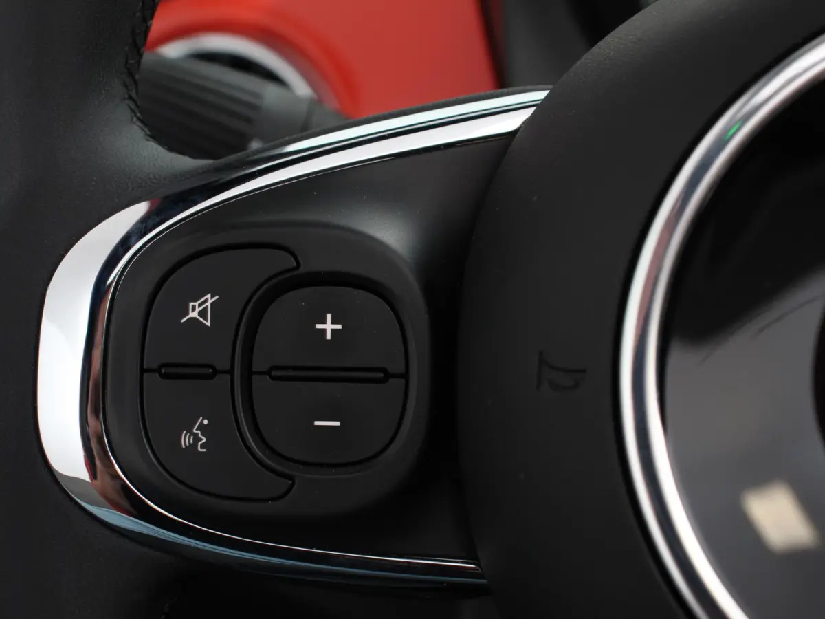 1.0 Hybrid Cabrio Navigatie Climate Control Cruise control Lichtmetalen velgen Apple Carplay/ Android Auto Navigatie Parkeersensor achter