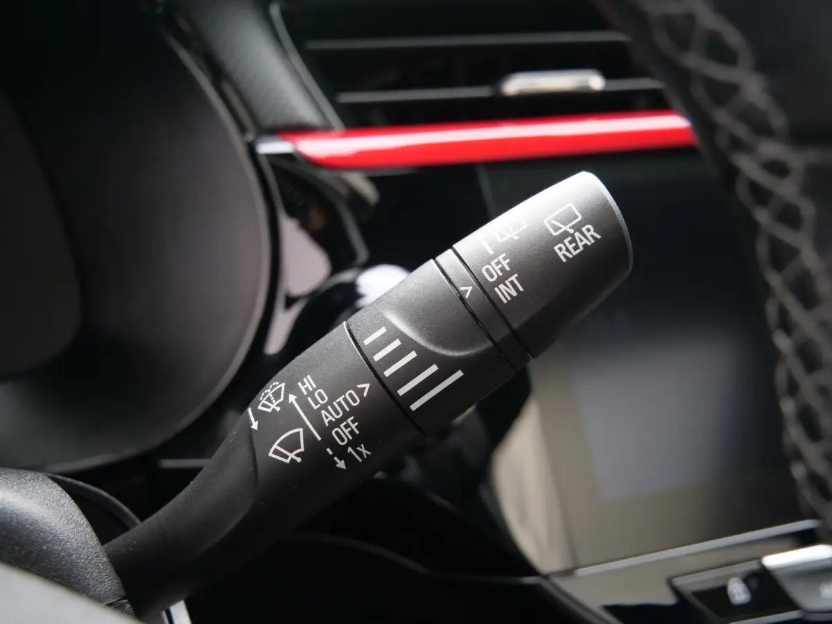 1.2 GS Line 131 Pk Automaat Navi / DAB / Leer / Pano-dak / Apple Carplay / Massage-stoel