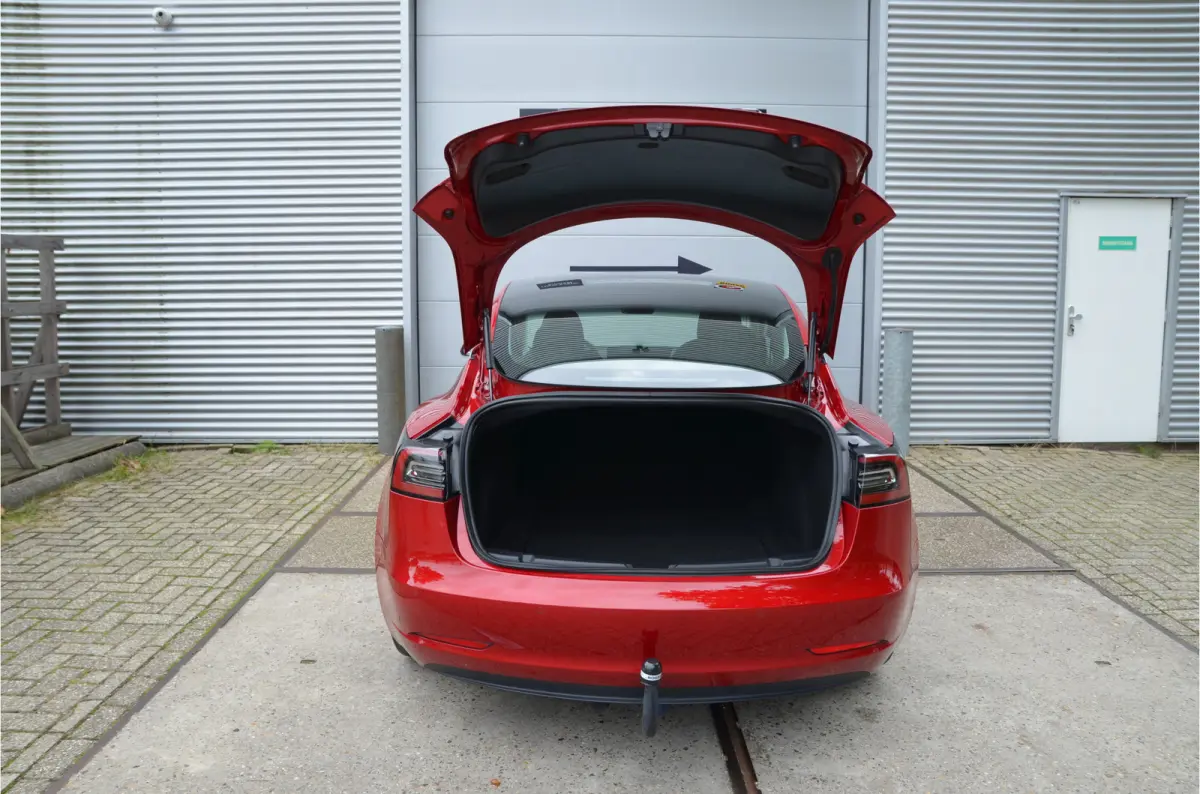 Long Range AWD 75 kWh SOH 84,5%, Trekhaak (1.000kg), AutoPilot3.0