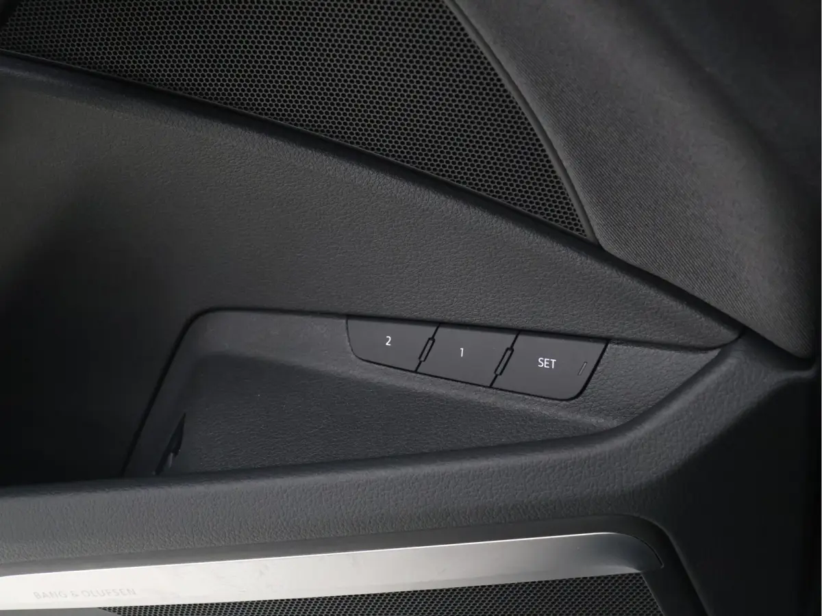 55 quattro Sport 95 kWh 92,5%SOH [BANG & OLUFSEN PREMIUM SOUNDSYSTEM, CRUISE CONTROL, MEMORY SEATS, DIGITAL DASH, TOP VIEW 360 CAMERA, NAVIGATIE, BLUETOOTH, ELEKTRISCHE ACHTERKLEP, CLIMATE C