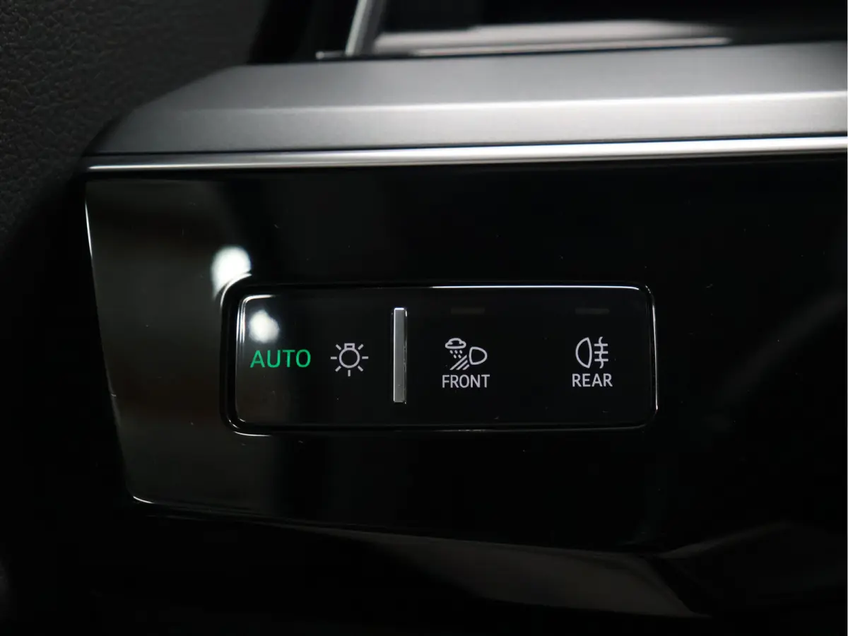 55 quattro Sport 95 kWh 92,5%SOH [BANG & OLUFSEN PREMIUM SOUNDSYSTEM, CRUISE CONTROL, MEMORY SEATS, DIGITAL DASH, TOP VIEW 360 CAMERA, NAVIGATIE, BLUETOOTH, ELEKTRISCHE ACHTERKLEP, CLIMATE C
