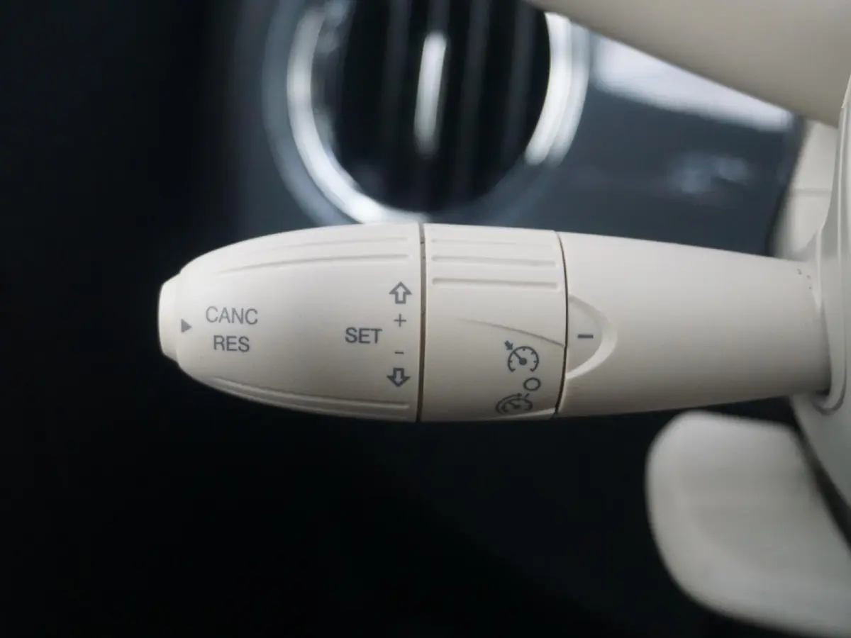 1.0 Hybrid Lounge | Pack Vision | Carplay