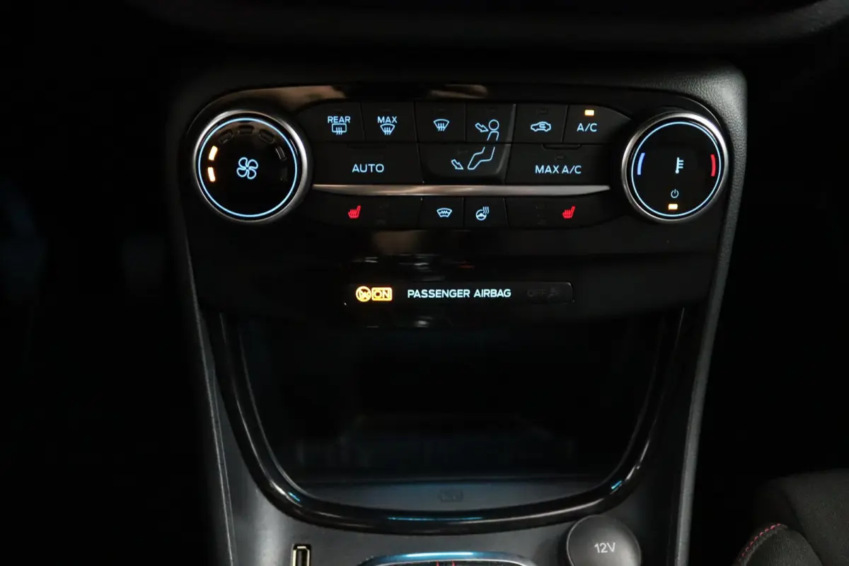 1.0 EcoBoost ST-Line | Achteruitrijcamera | Airco (automatisch) | Apple Carplay/Android Auto|telefoonintegratie premium