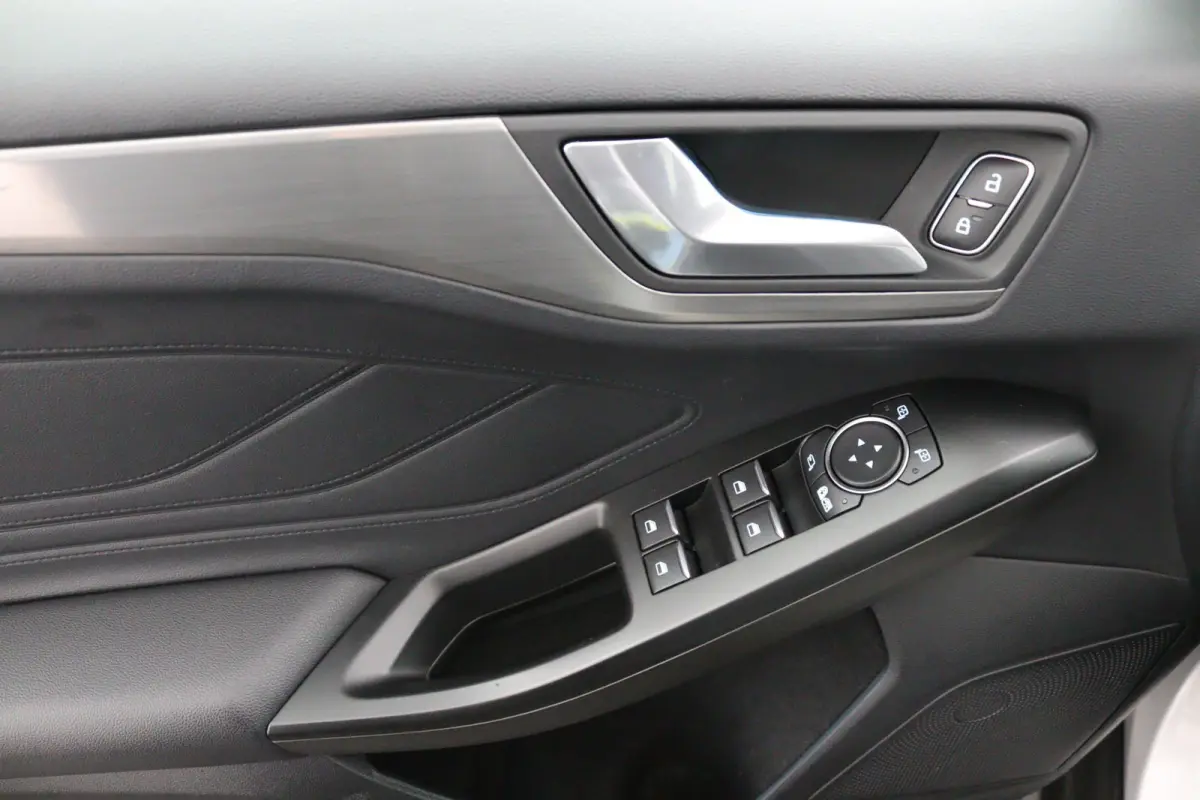 1.0 EcoBoost Titanium X Automaat | Achteruitrijcamera | Airco (automatisch) | Apple Carplay/Android Auto|telefoonintegratie premium