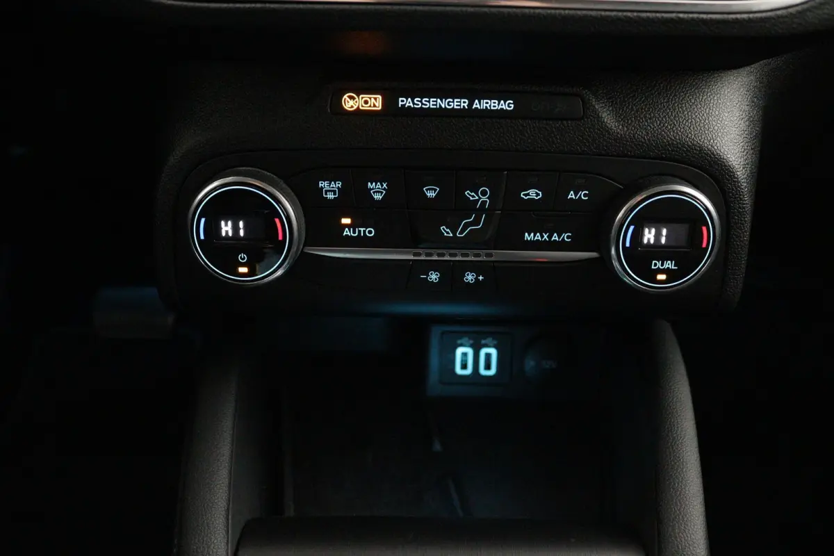 1.0 EcoBoost Titanium X Automaat | Achteruitrijcamera | Airco (automatisch) | Apple Carplay/Android Auto|telefoonintegratie premium