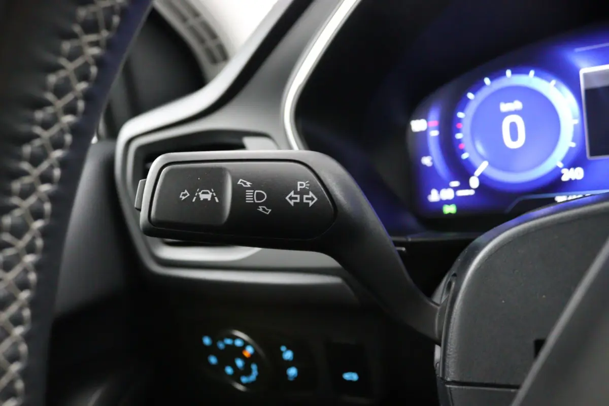 1.0 EcoBoost Titanium X Automaat | Achteruitrijcamera | Airco (automatisch) | Apple Carplay/Android Auto|telefoonintegratie premium