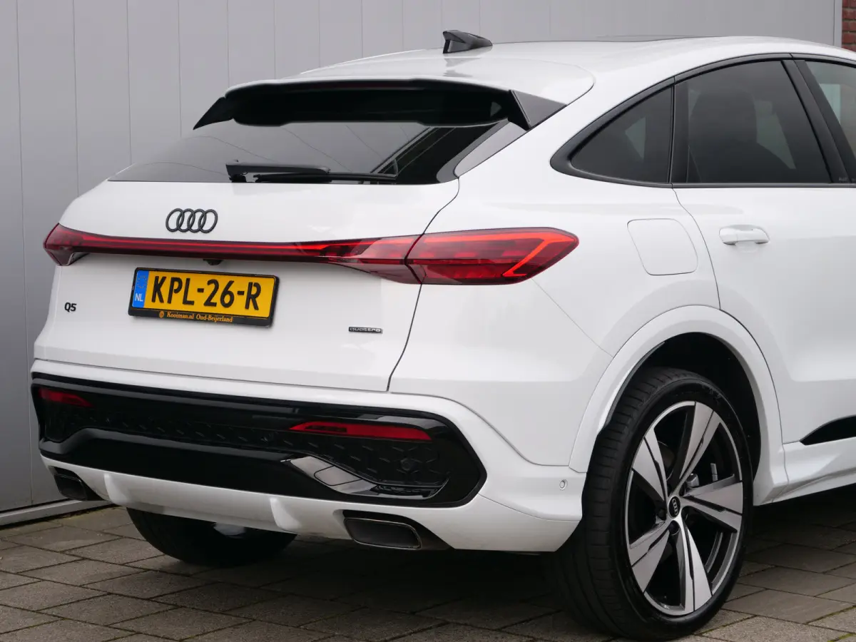 2.0 TFSI e-hybrid quattro S edition 299 Pk Automaat NIEUW MODEL Stoelverwarming / Pano-dak / Adaptive Cruise / Camera's