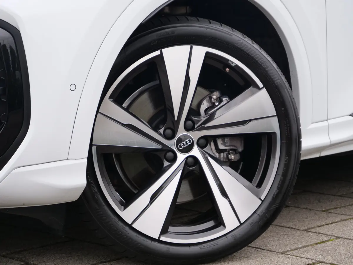 2.0 TFSI e-hybrid quattro S edition 299 Pk Automaat NIEUW MODEL Stoelverwarming / Pano-dak / Adaptive Cruise / Camera's