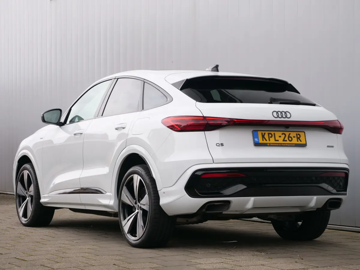 2.0 TFSI e-hybrid quattro S edition 299 Pk Automaat NIEUW MODEL Stoelverwarming / Pano-dak / Adaptive Cruise / Camera's