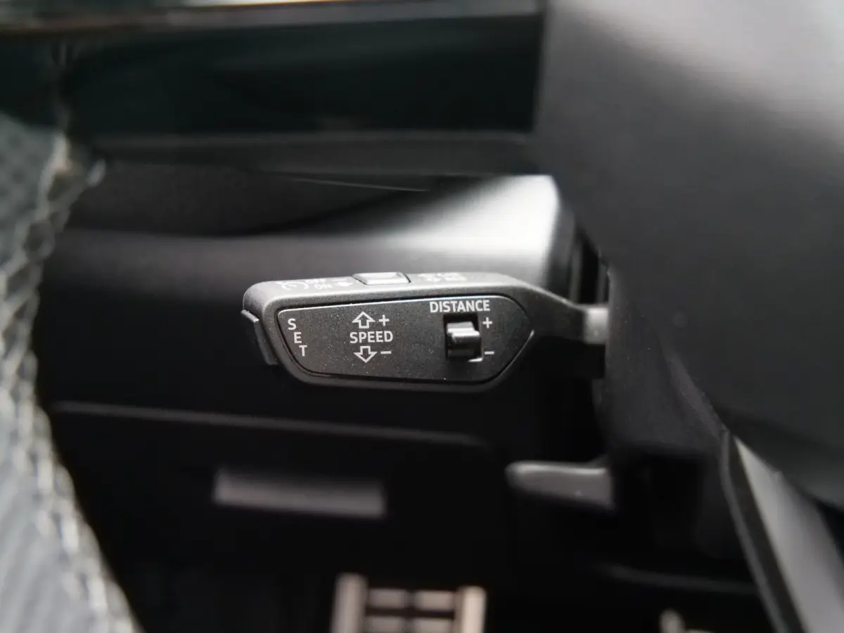 2.0 TFSI e-hybrid quattro S edition 299 Pk Automaat NIEUW MODEL Stoelverwarming / Pano-dak / Adaptive Cruise / Camera's