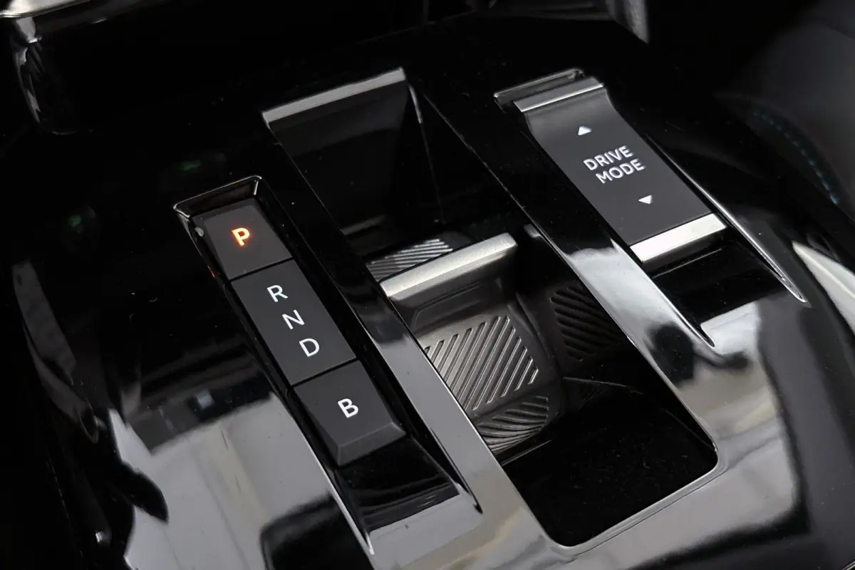 You 50 kWh SOH 100% Camera Apple CarPlay