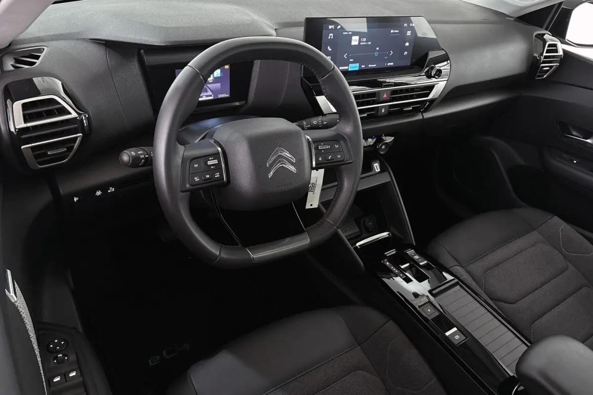 You 50 kWh SOH 100% Camera Apple CarPlay