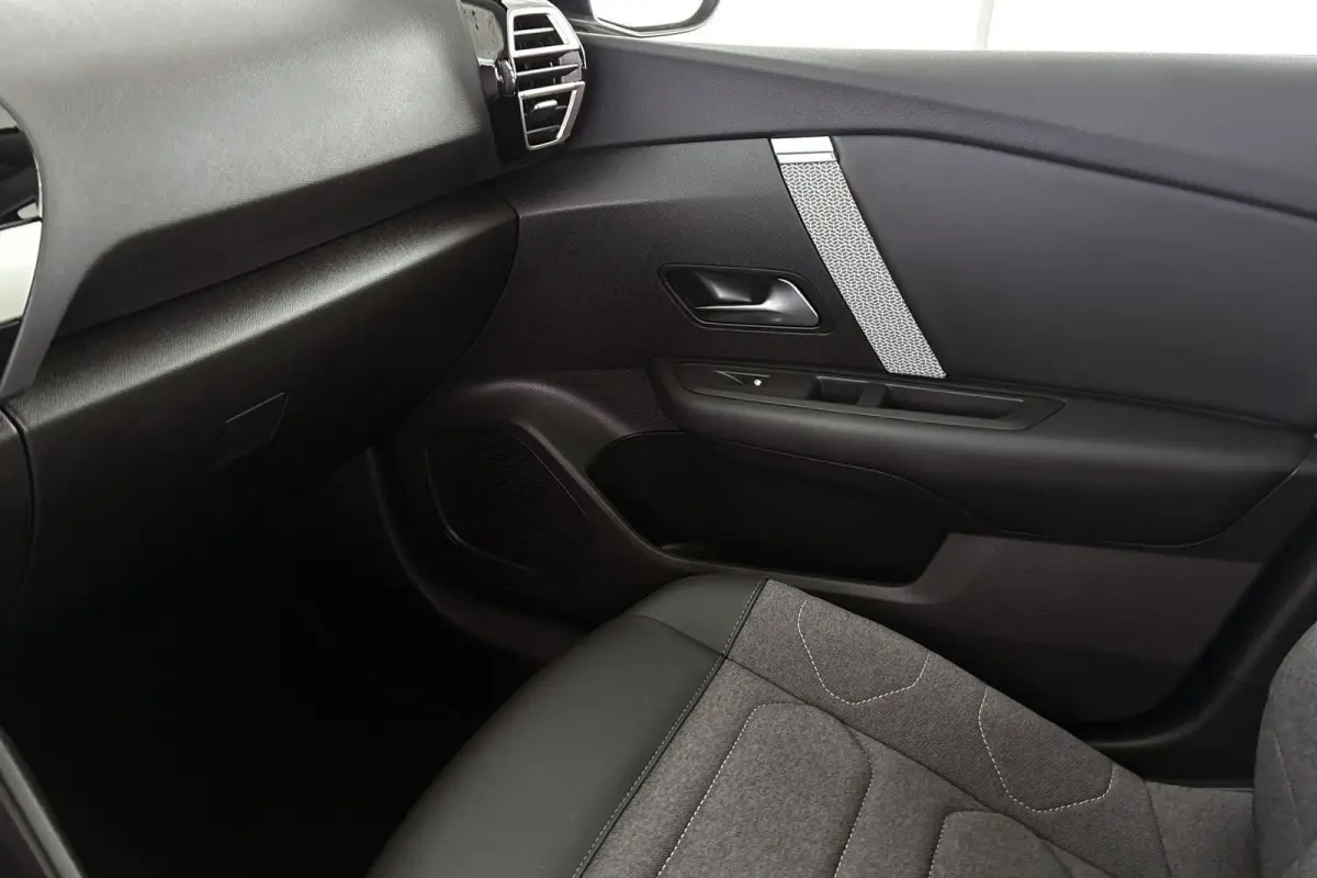 You 50 kWh SOH 100% Camera Apple CarPlay