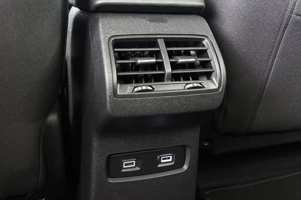 You 50 kWh SOH 100% Camera Apple CarPlay