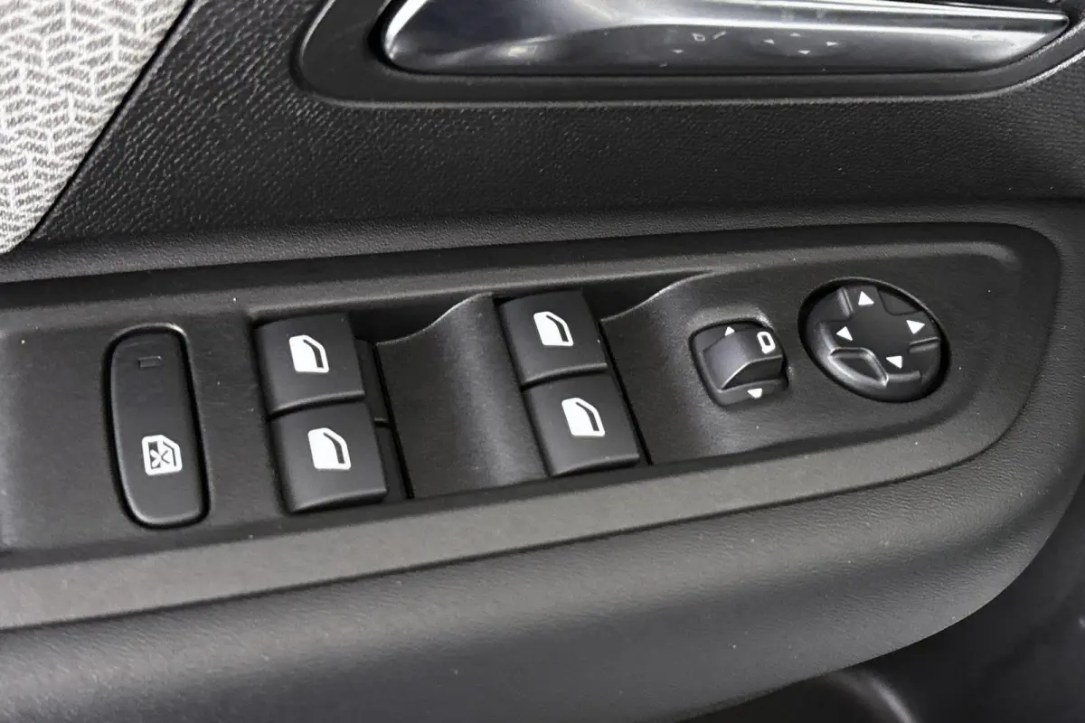 You 50 kWh SOH 100% Camera Apple CarPlay