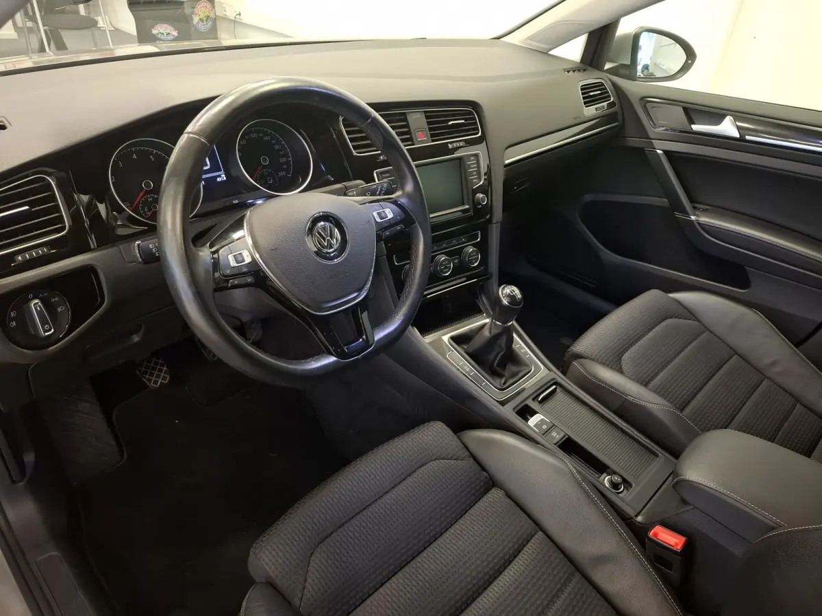 1.4 TSI Connected Series Trekhaak Massage Navi