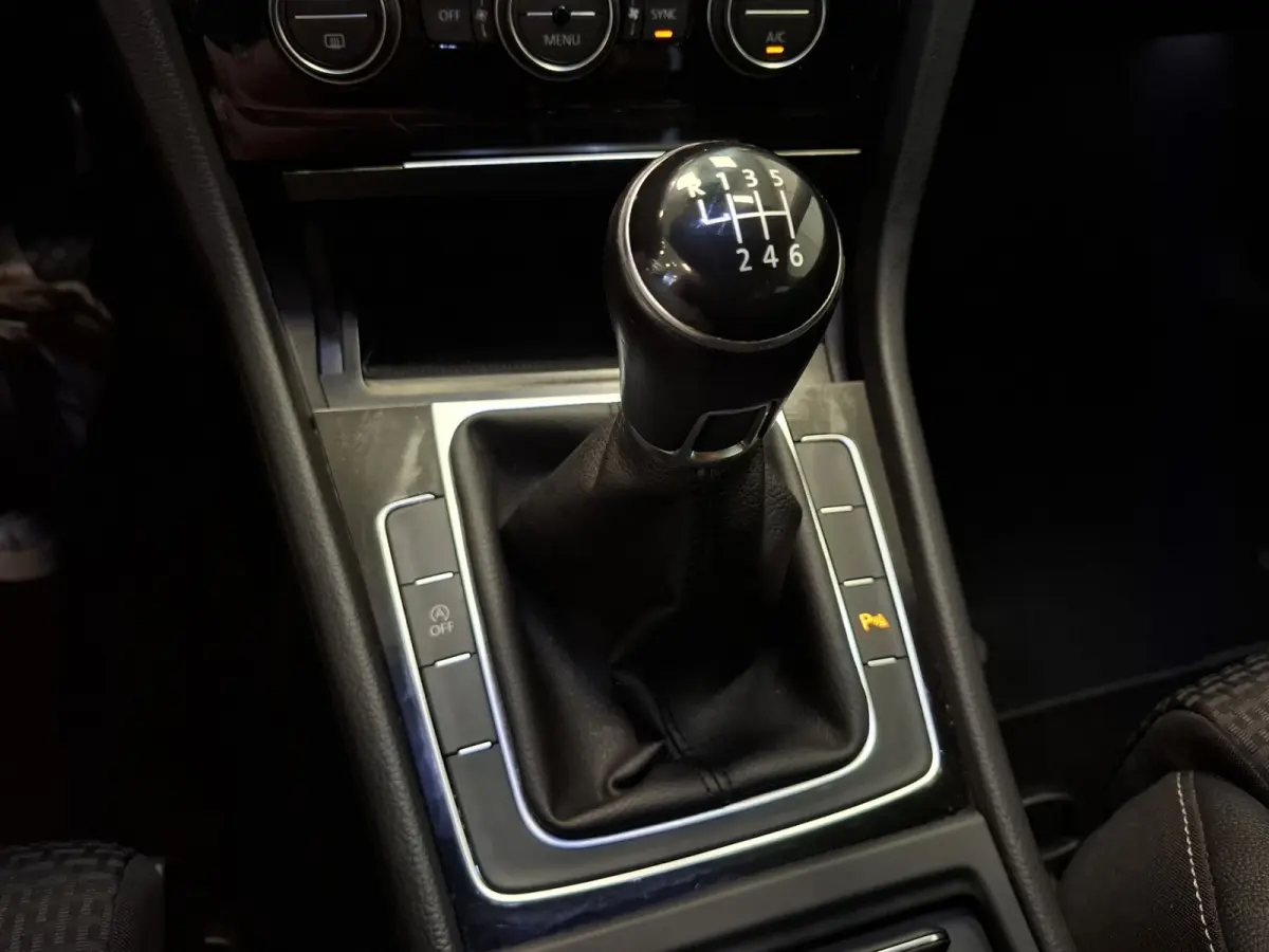 1.4 TSI Connected Series Trekhaak Massage Navi
