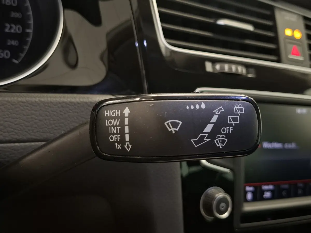 1.4 TSI Connected Series Trekhaak Massage Navi