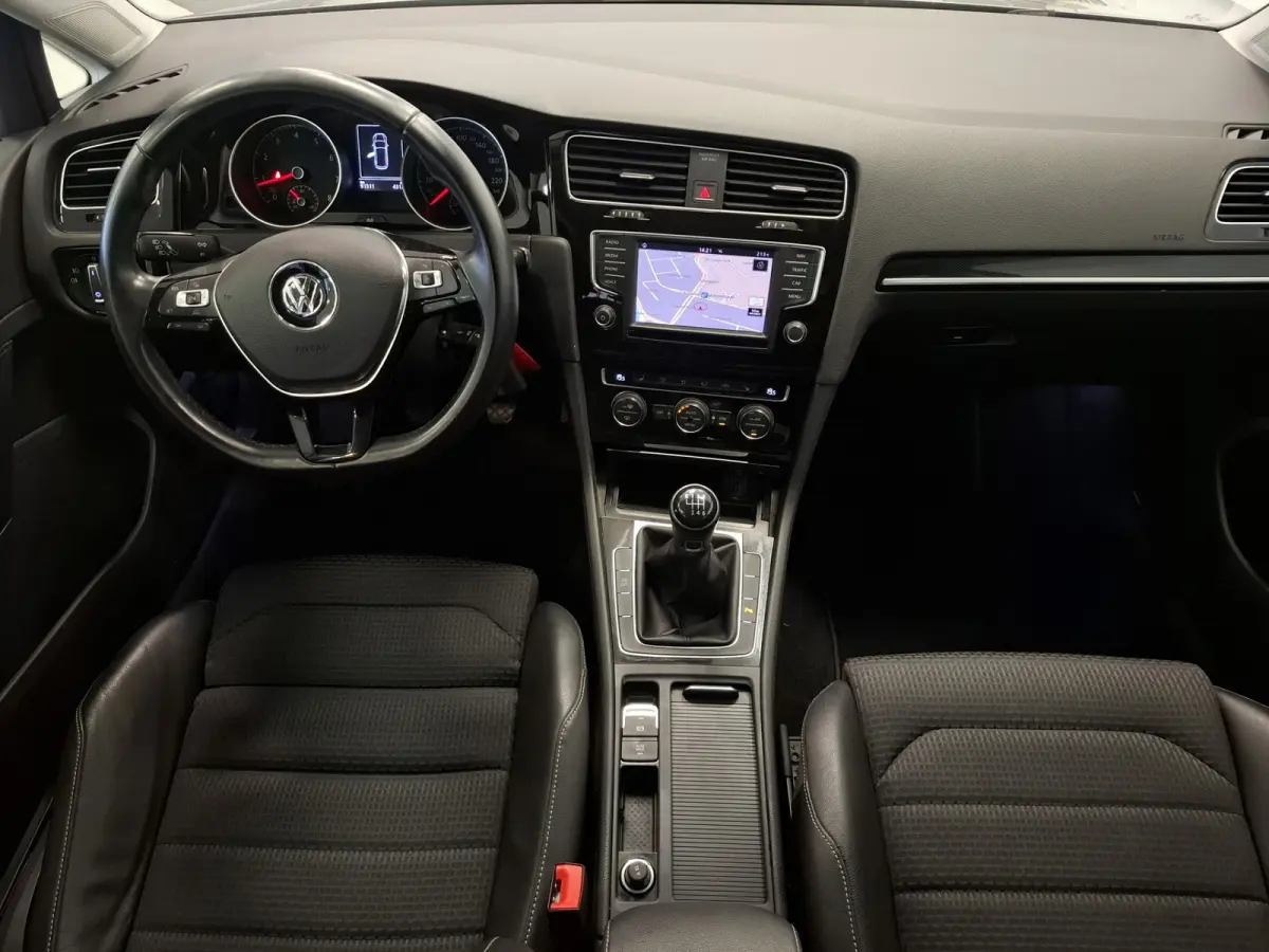1.4 TSI Connected Series Trekhaak Massage Navi