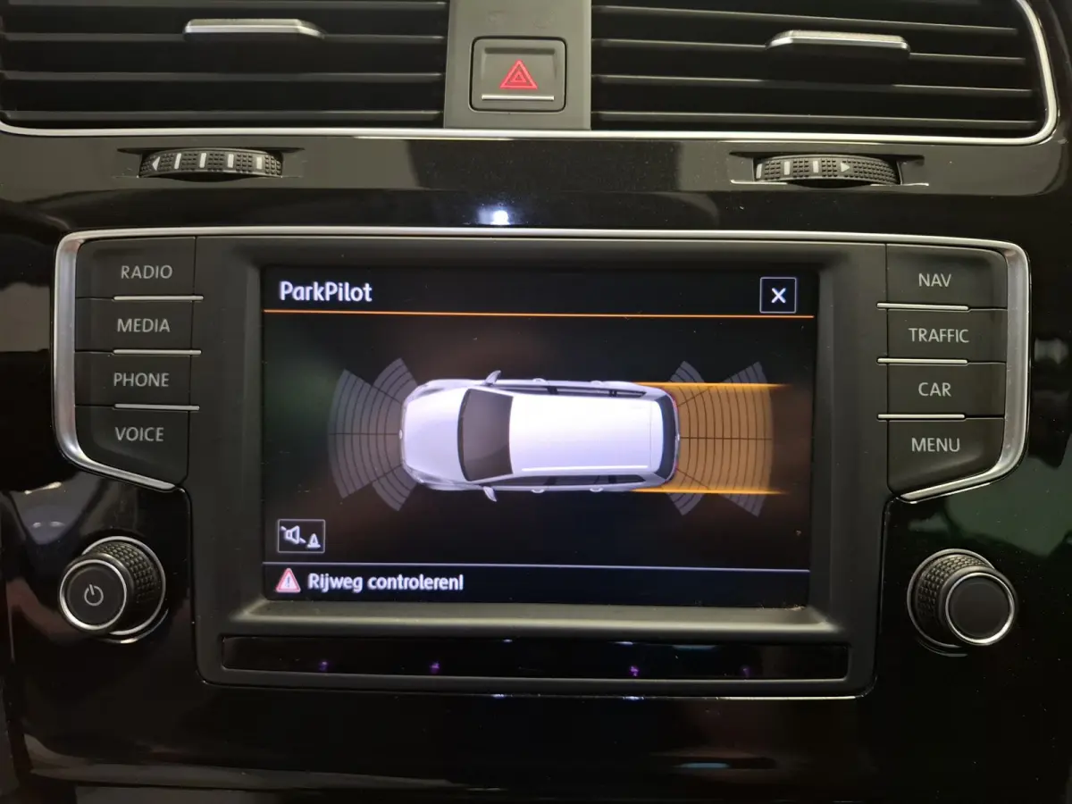 1.4 TSI Connected Series Trekhaak Massage Navi