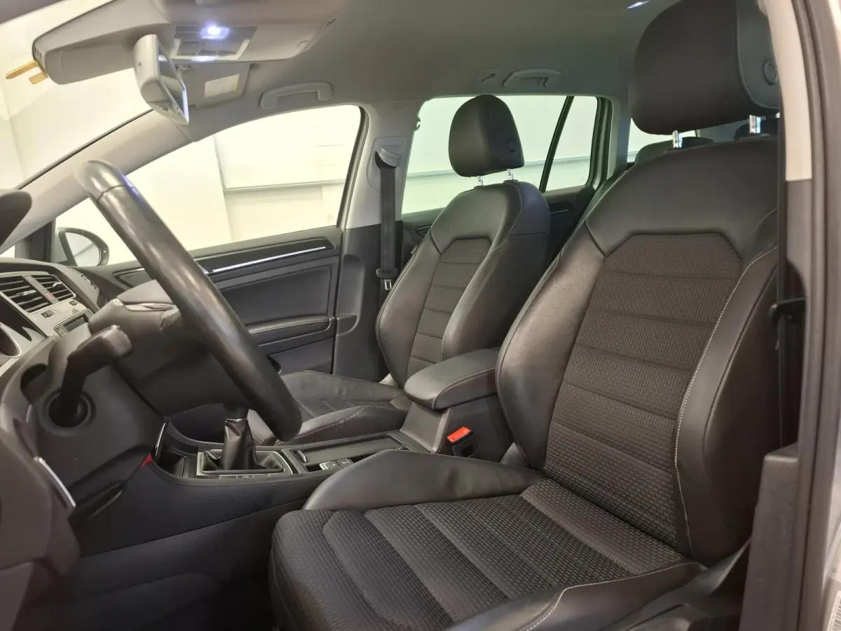 1.4 TSI Connected Series Trekhaak Massage Navi