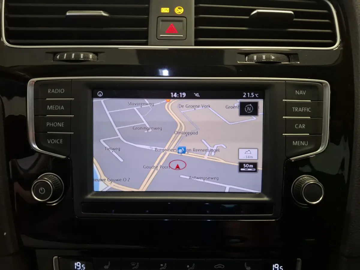 1.4 TSI Connected Series Trekhaak Massage Navi