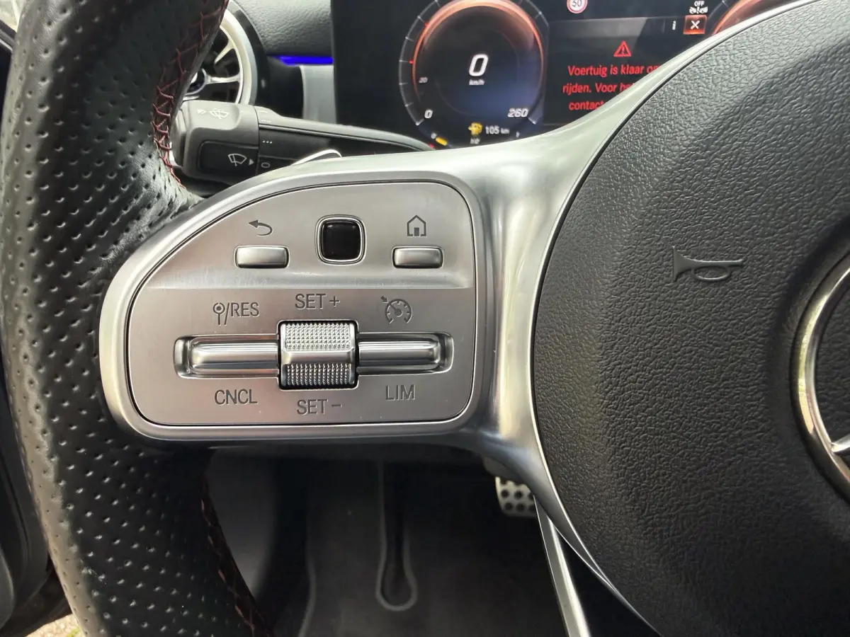 250 e Business Solution AMG Limited | Panoramadak | Sfeerverlichting | PDC + Camera | Climate control | Navigatie |