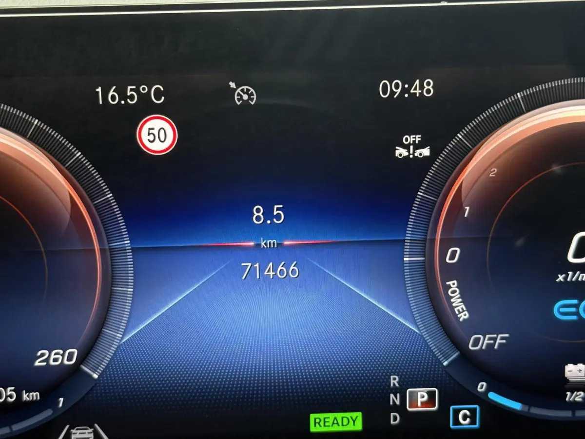 250 e Business Solution AMG Limited | Panoramadak | Sfeerverlichting | PDC + Camera | Climate control | Navigatie |
