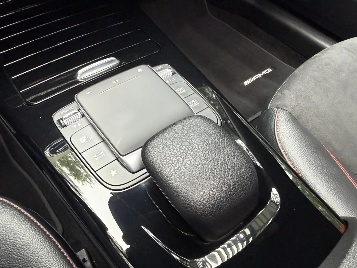 250 e Business Solution AMG Limited | Panoramadak | Sfeerverlichting | PDC + Camera | Climate control | Navigatie |