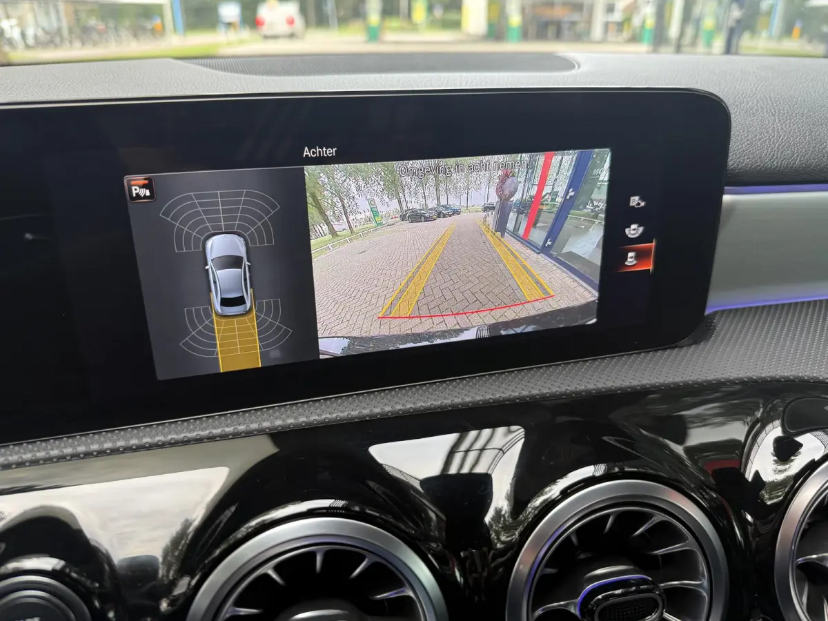 250 e Business Solution AMG Limited | Panoramadak | Sfeerverlichting | PDC + Camera | Climate control | Navigatie |