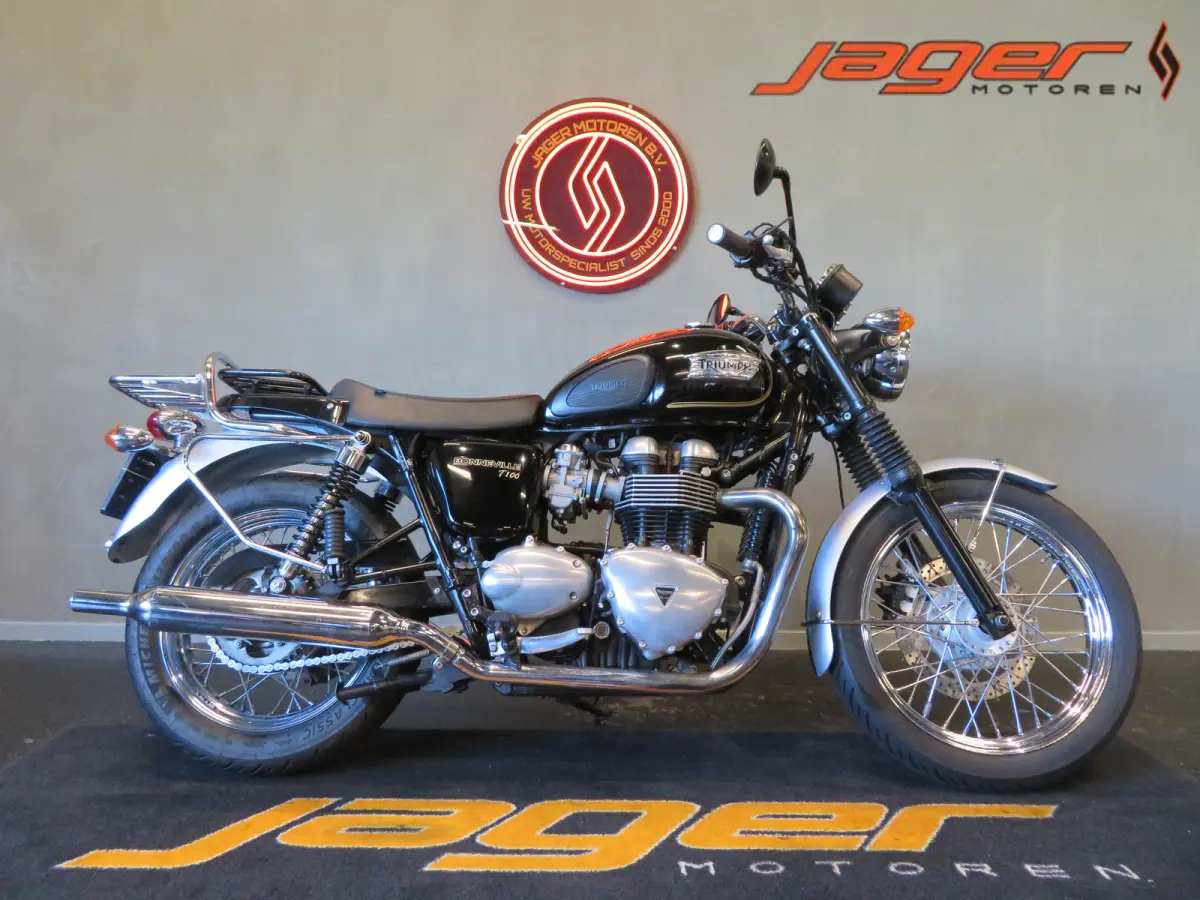 Triumph Bonneville T100 2017 Benzine Onbekend leasen