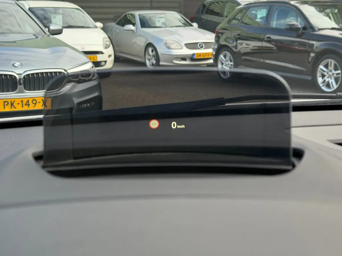 225xe iPerformance High Executive Pano LED Navi Camera