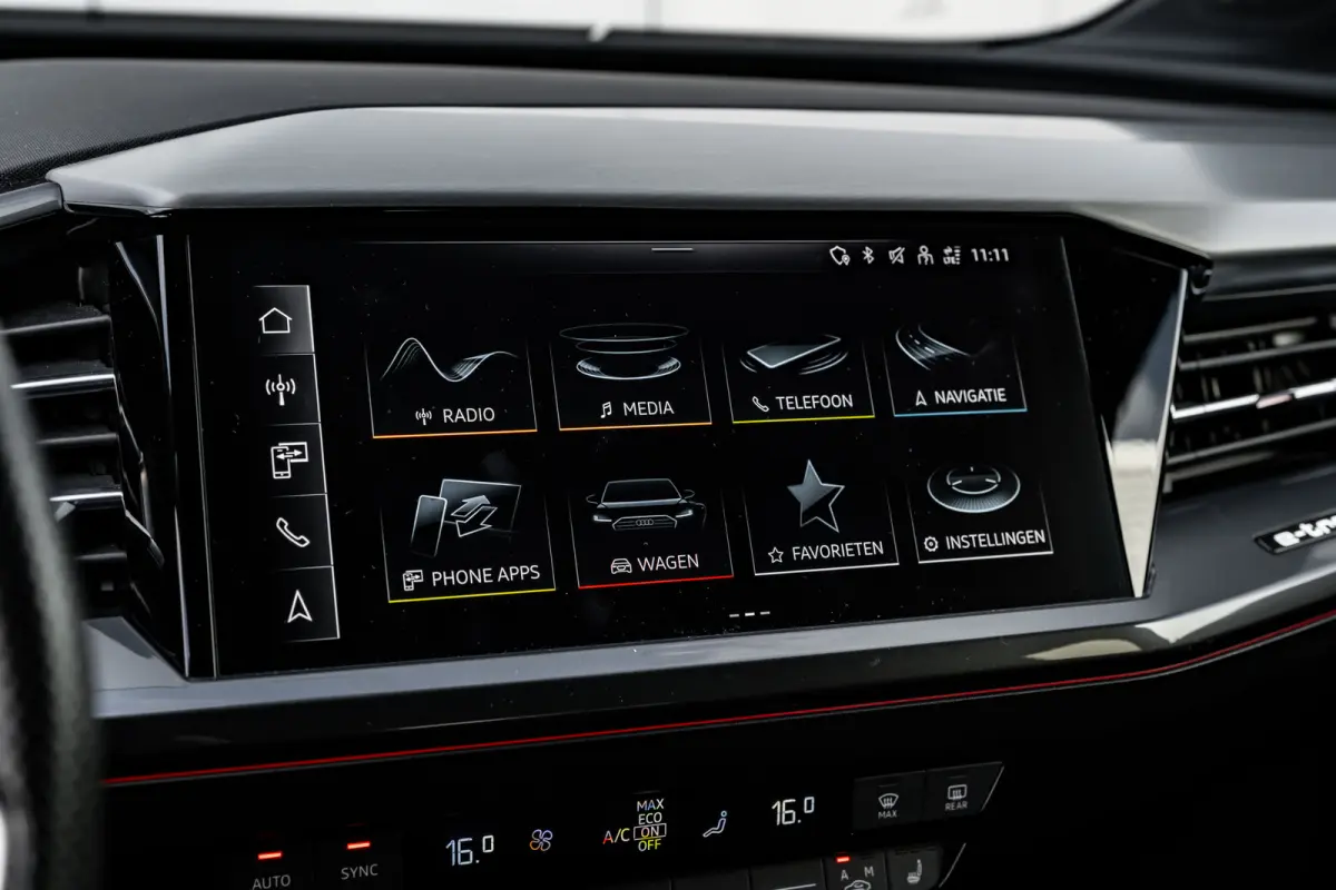 50 quattro Launch edition S Competition 77 kWh 299 PK | SONOS | Head-up | Ledere Bekleding | Sfeerverlichting | Matrix LED Koplampen
