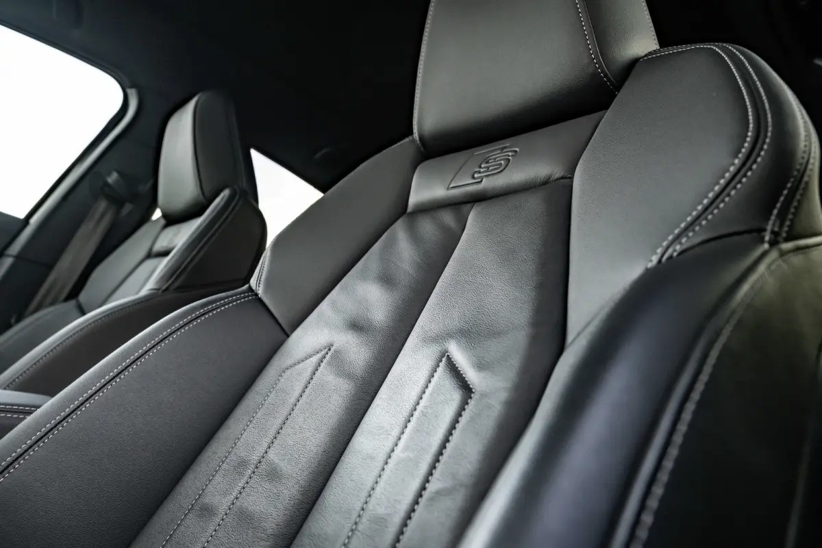50 quattro Launch edition S Competition 77 kWh 299 PK | SONOS | Head-up | Ledere Bekleding | Sfeerverlichting | Matrix LED Koplampen