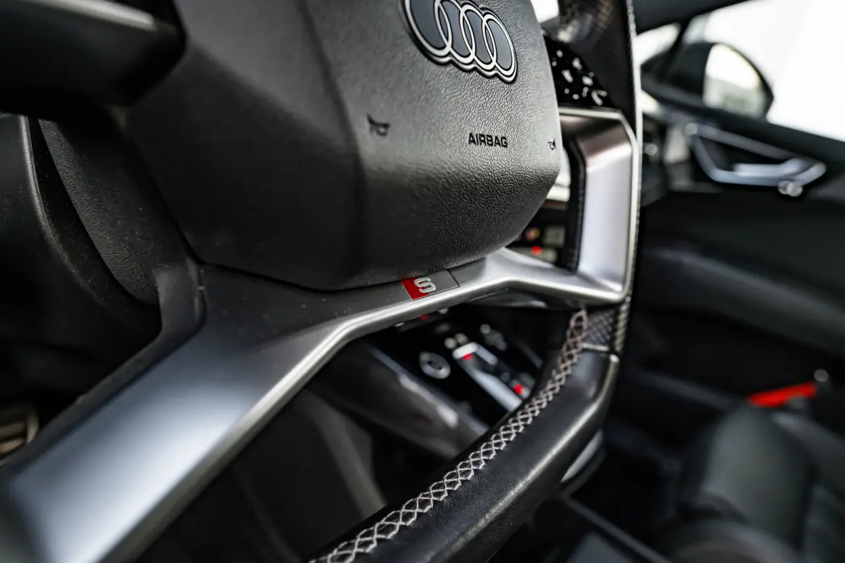 50 quattro Launch edition S Competition 77 kWh 299 PK | SONOS | Head-up | Ledere Bekleding | Sfeerverlichting | Matrix LED Koplampen