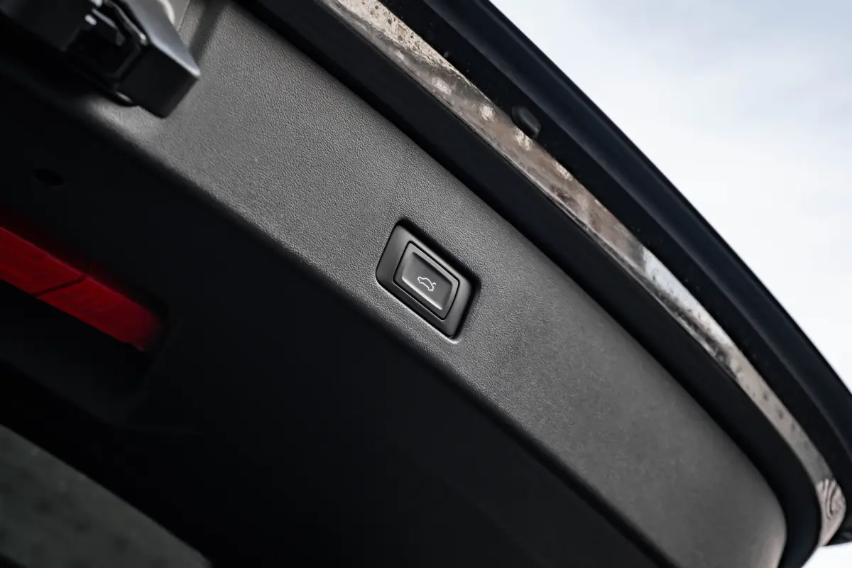 50 quattro Launch edition S Competition 77 kWh 299 PK | SONOS | Head-up | Ledere Bekleding | Sfeerverlichting | Matrix LED Koplampen