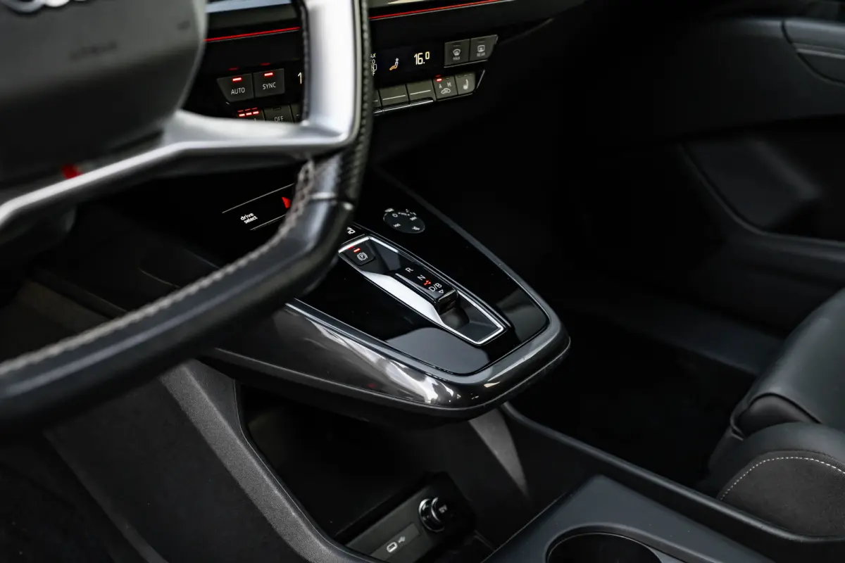 50 quattro Launch edition S Competition 77 kWh 299 PK | SONOS | Head-up | Ledere Bekleding | Sfeerverlichting | Matrix LED Koplampen