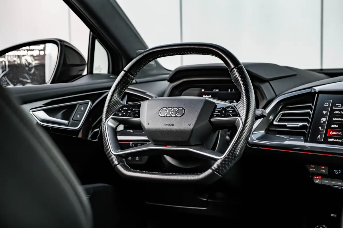 50 quattro Launch edition S Competition 77 kWh 299 PK | SONOS | Head-up | Ledere Bekleding | Sfeerverlichting | Matrix LED Koplampen