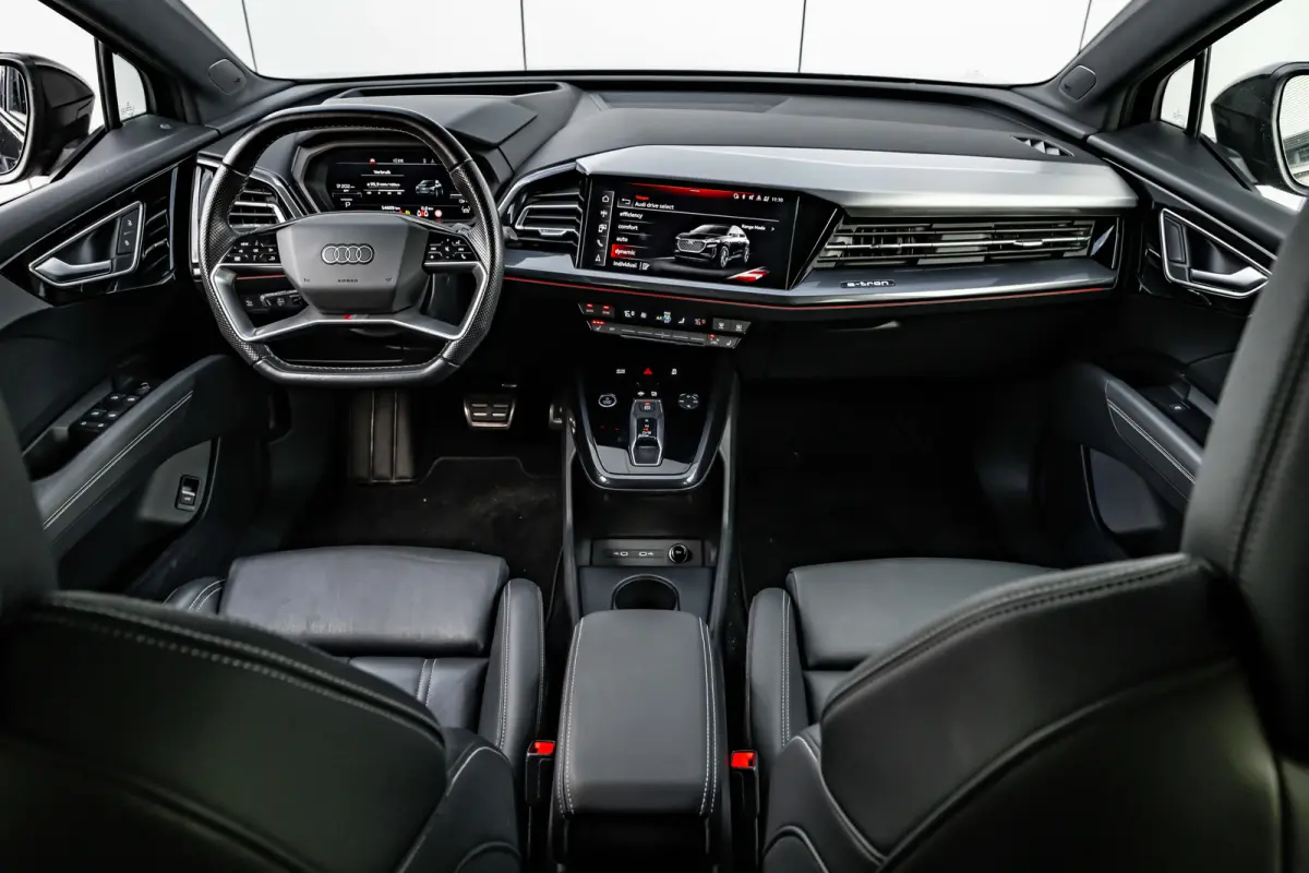 50 quattro Launch edition S Competition 77 kWh 299 PK | SONOS | Head-up | Ledere Bekleding | Sfeerverlichting | Matrix LED Koplampen