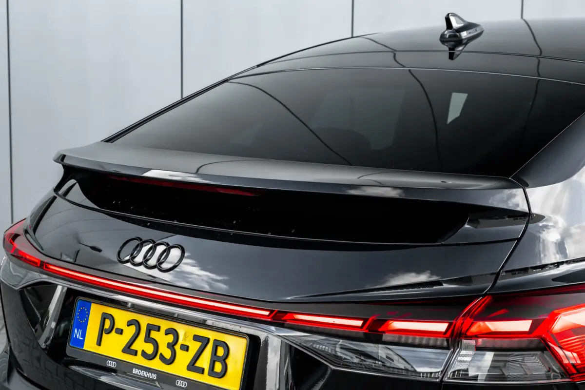 50 quattro Launch edition S Competition 77 kWh 299 PK | SONOS | Head-up | Ledere Bekleding | Sfeerverlichting | Matrix LED Koplampen