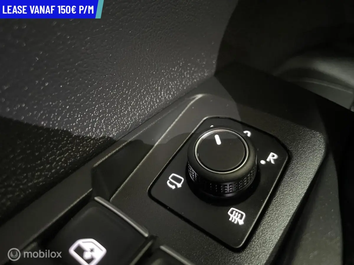 1.0 TSI R-LINE DSG NACI CRUISE CARPLAY LED XENON VEEL OPTIES 7100km!! IQ Light LED