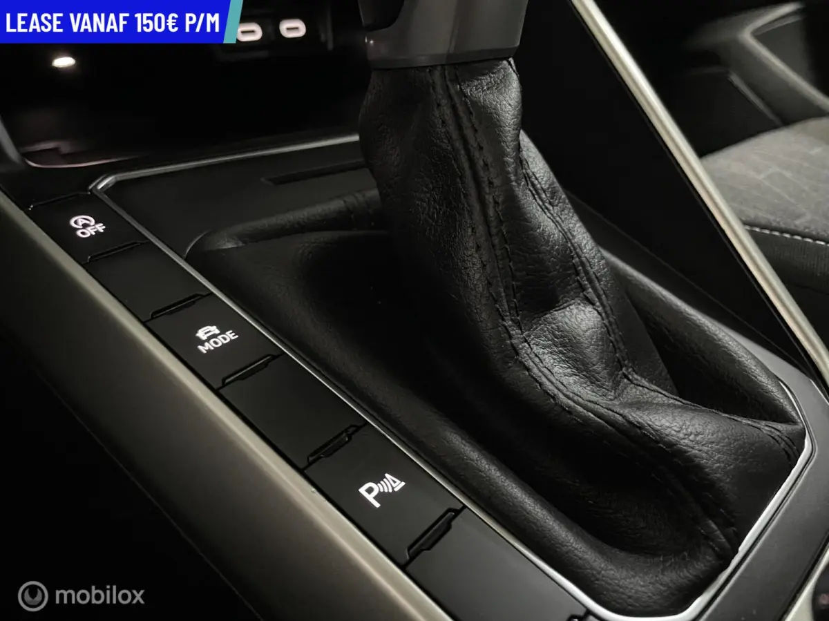 1.0 TSI R-LINE DSG NACI CRUISE CARPLAY LED XENON VEEL OPTIES 7100km!! IQ Light LED