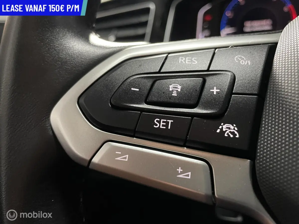 1.0 TSI R-LINE DSG NACI CRUISE CARPLAY LED XENON VEEL OPTIES 7100km!! IQ Light LED