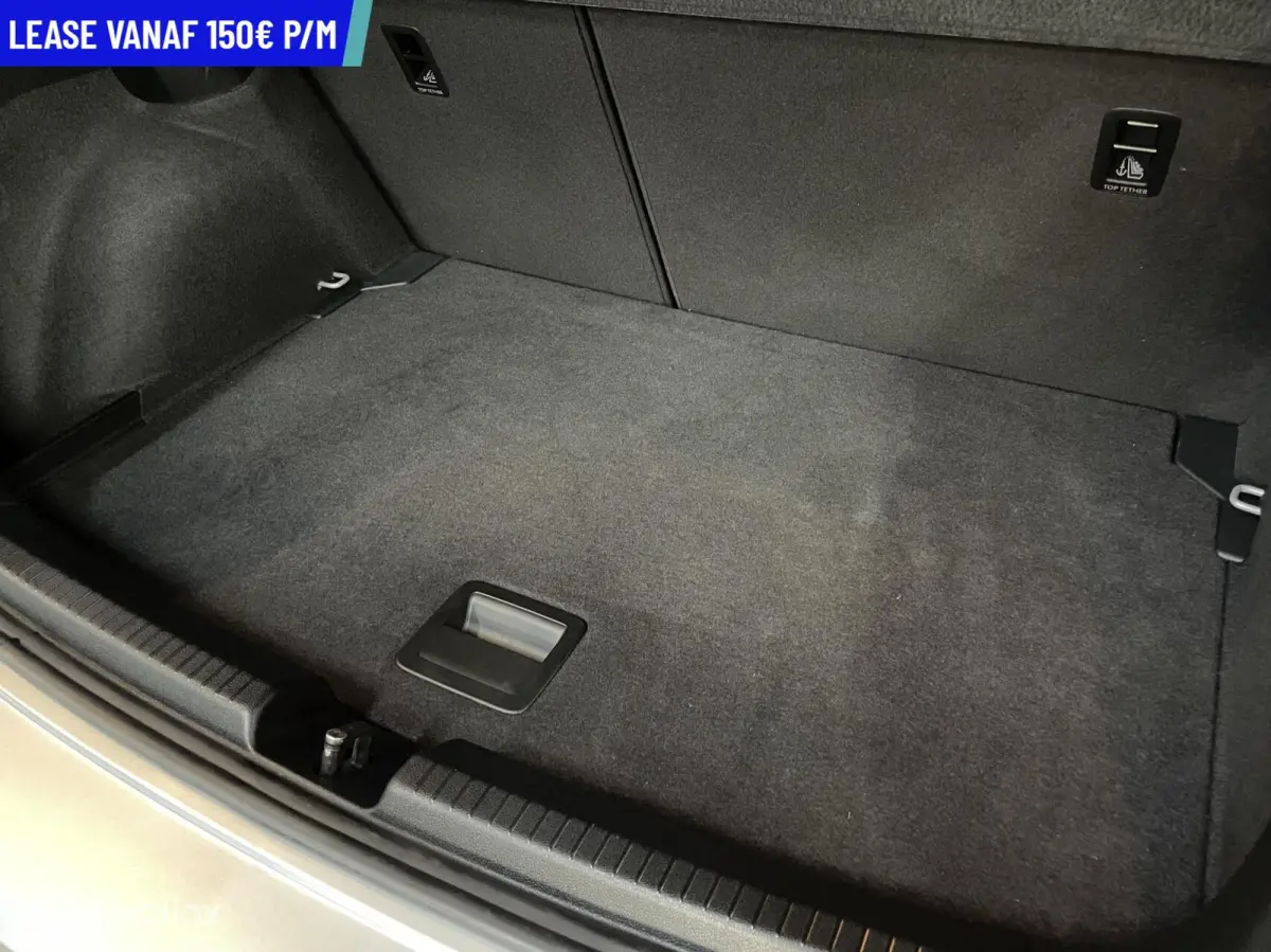 1.0 TSI R-LINE DSG NACI CRUISE CARPLAY LED XENON VEEL OPTIES 7100km!! IQ Light LED